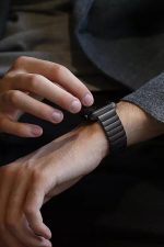 Apple Watch Seramik Kaplamalı Kordon 2 3 4 5 6 Se 42mm 44mm Uyumlu Kayış Bileklik Pro Dizayn Siyah - Görsel 3